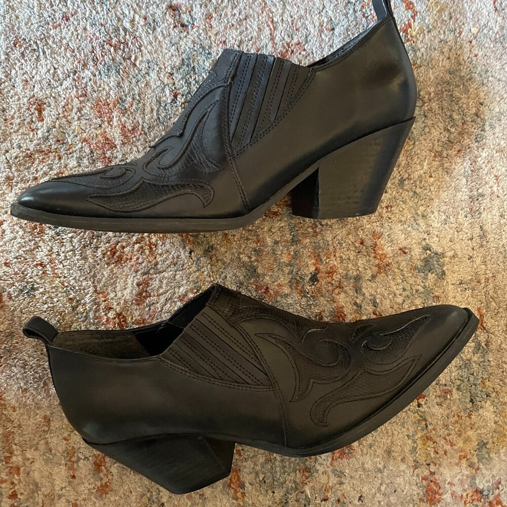 Western-Style Black Leather Booties (8M) March Fisher LTD